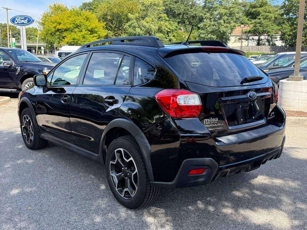 Used 2014 Crystal Black Silica Subaru 2.0i Premium image 8