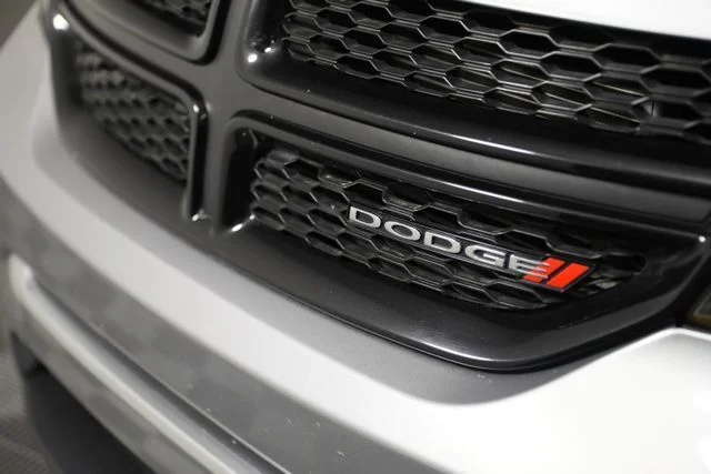 Used 2018 Silver Dodge Crossroad image 25
