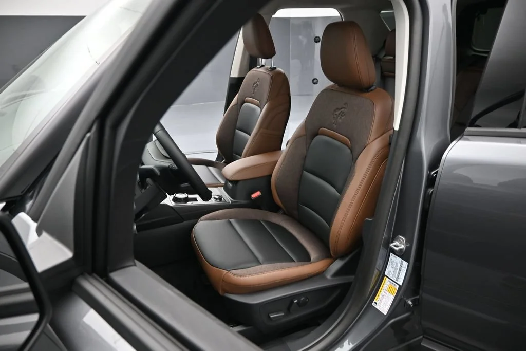 New 2026 Gray Ford Outer Banks image 9