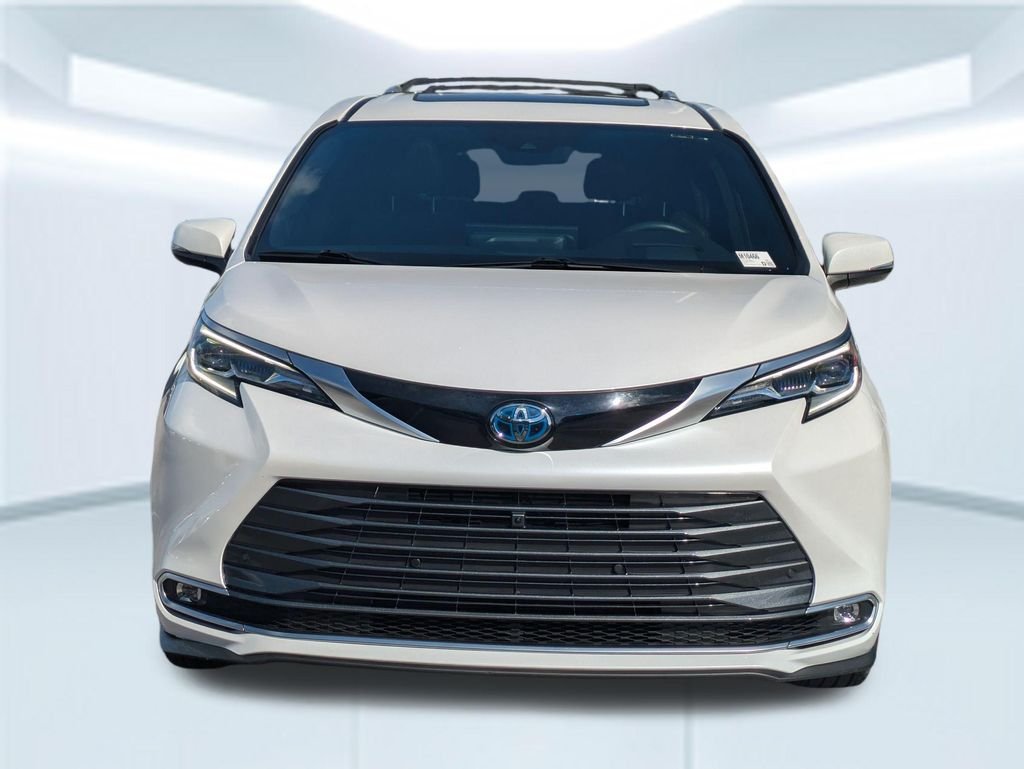 Used 2025 Beige Toyota Platinum image 8