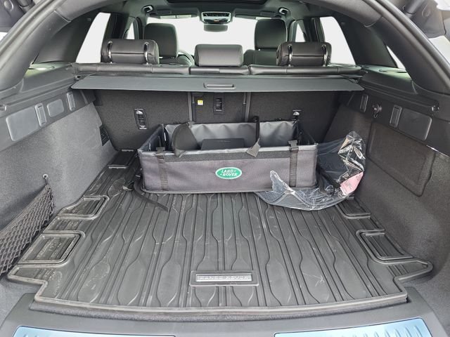 New 2026 Ostuni Pearl White Land Rover Belgravia Edition image 10
