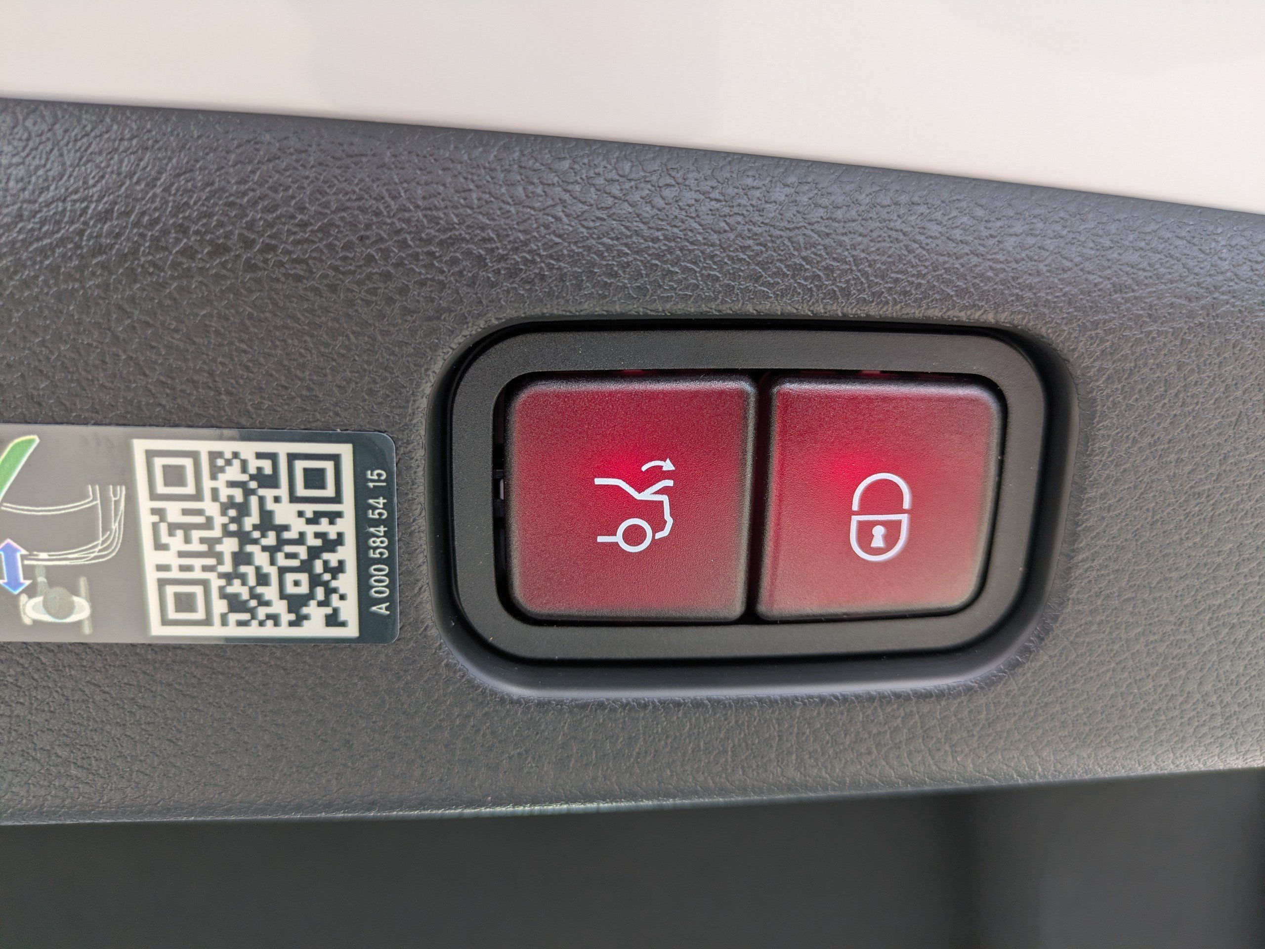 2025 Mercedes-Benz E-Class E450 - Photo 12