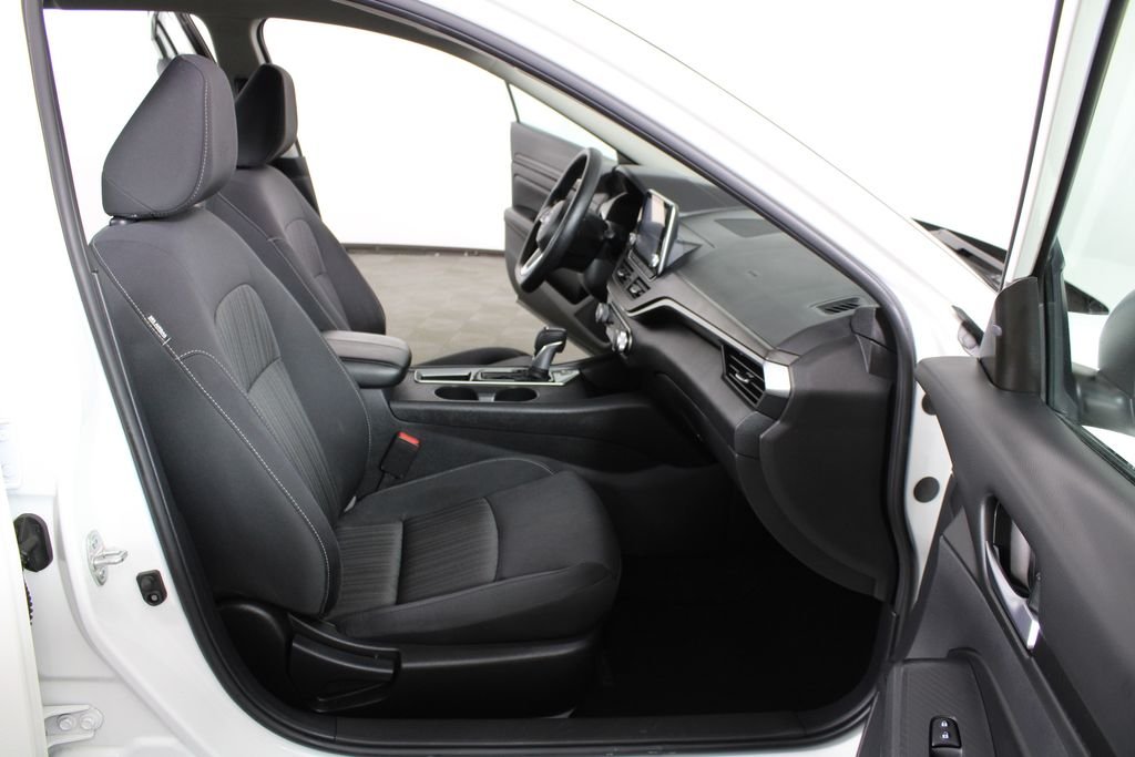 Used 2025 White Nissan 2.5 SV image 15