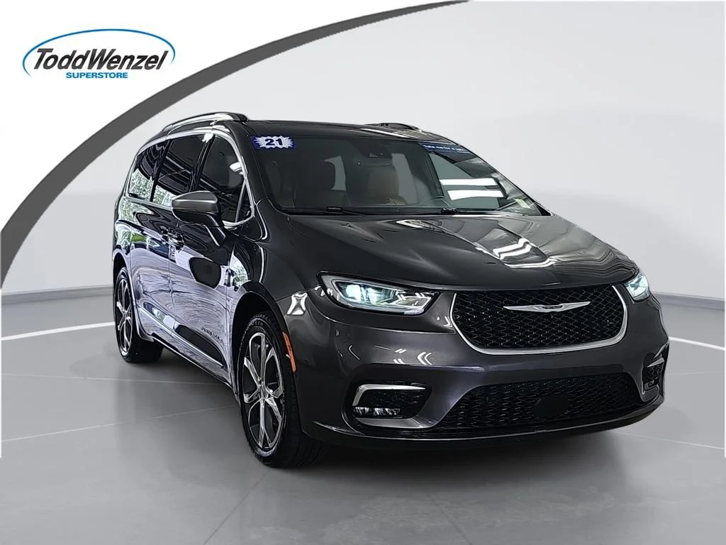 2021 Chrysler Pacifica Pinnacle's photo