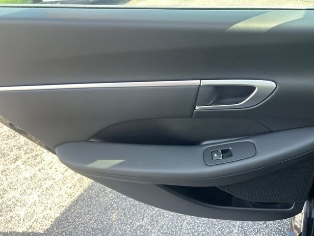 New 2026 Black Hyundai SEL image 7