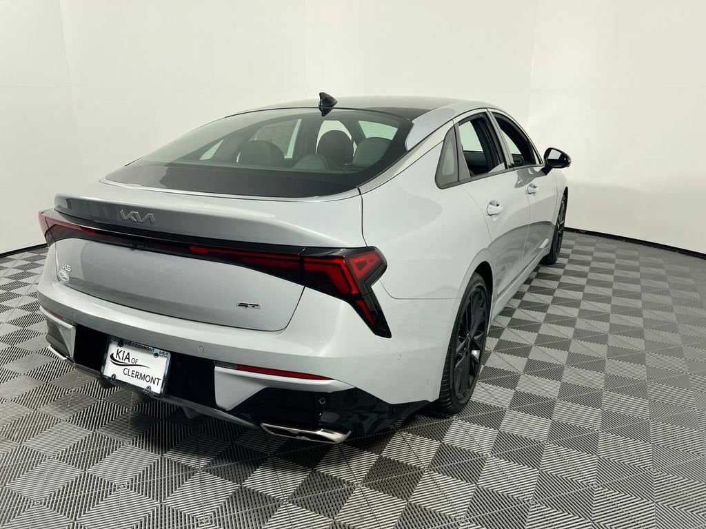New 2026 Wolf Gray Kia GT image 3