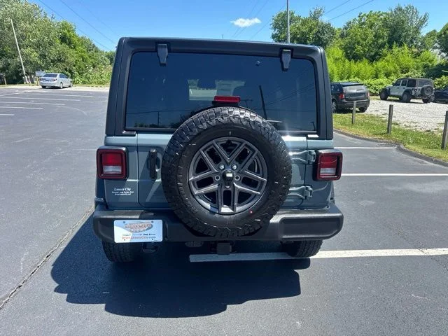 New 2026 Anvil Clear-Coat Exterior Paint Jeep Sport S image 6