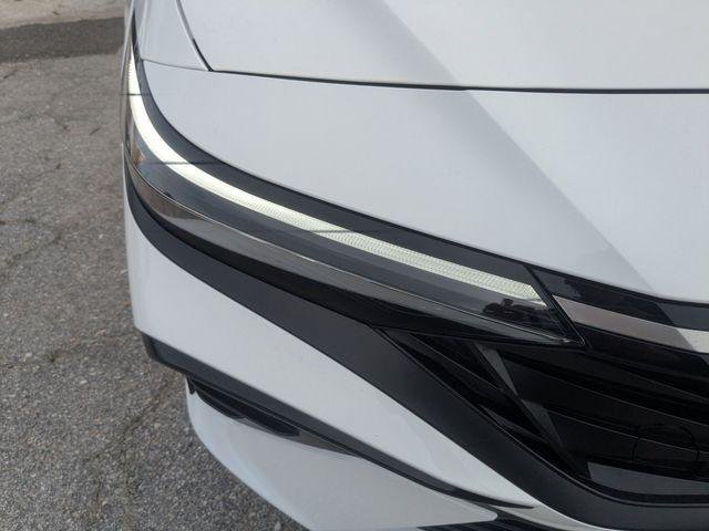 New 2026 White Hyundai SEL Sport image 9