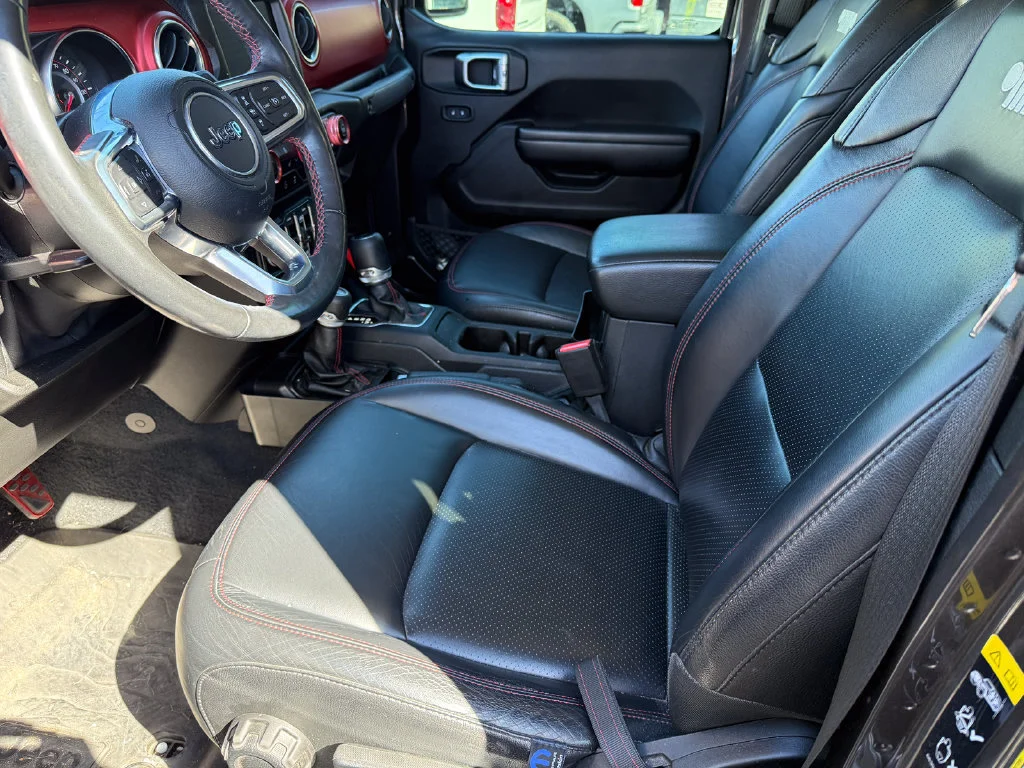 Used 2021  Jeep Rubicon image 14