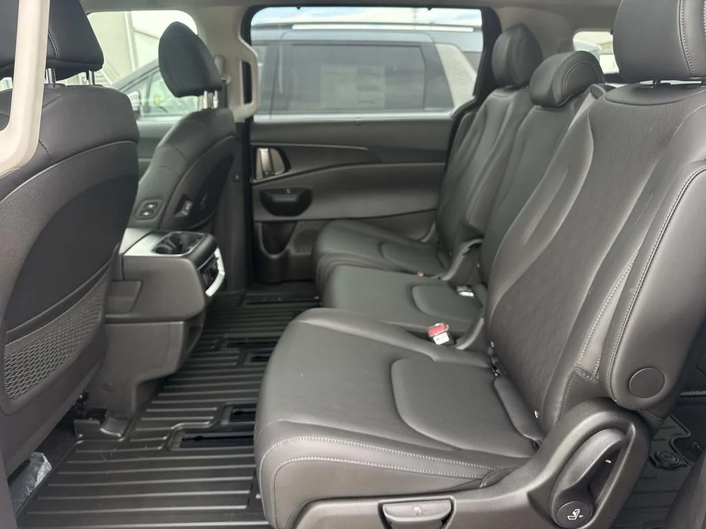 New 2026 Aurora Black Pearl Kia SX image 6