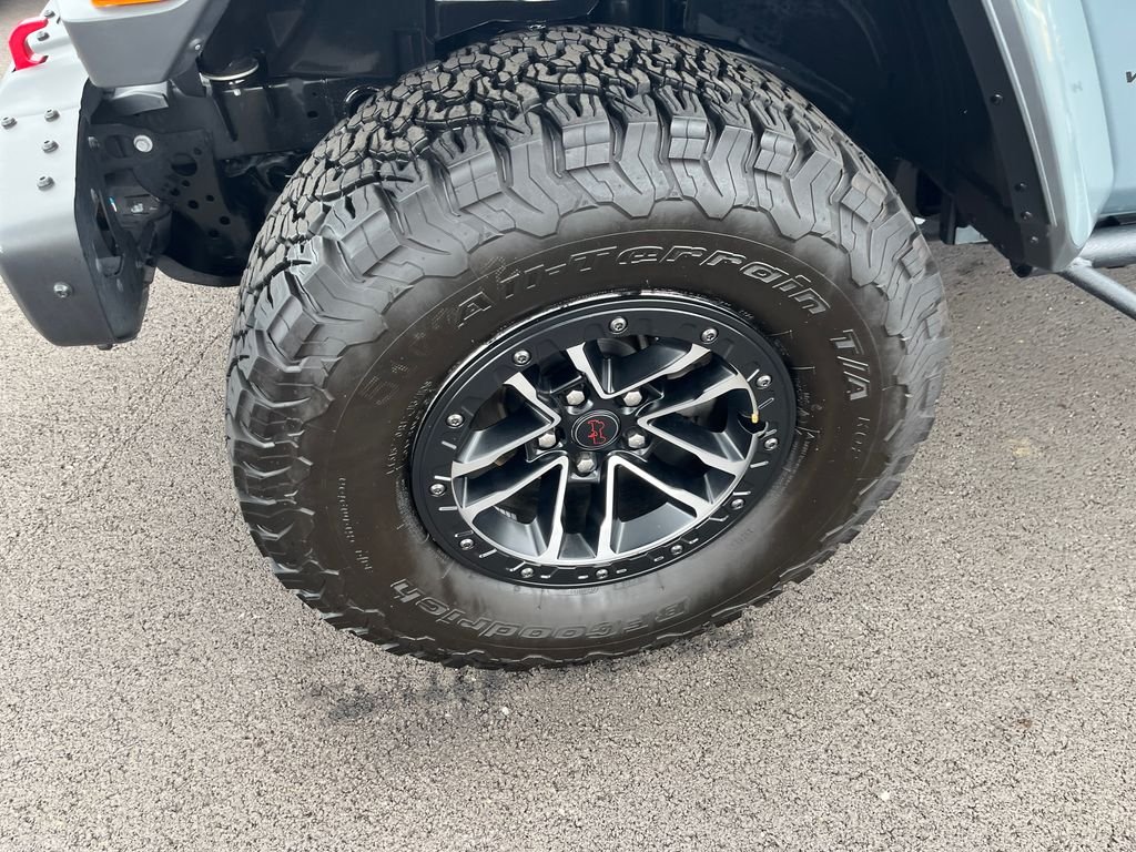 Used 2024 Gray Jeep Rubicon X image 9