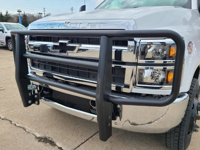 Used 2023 White Chevrolet 1WT image 33