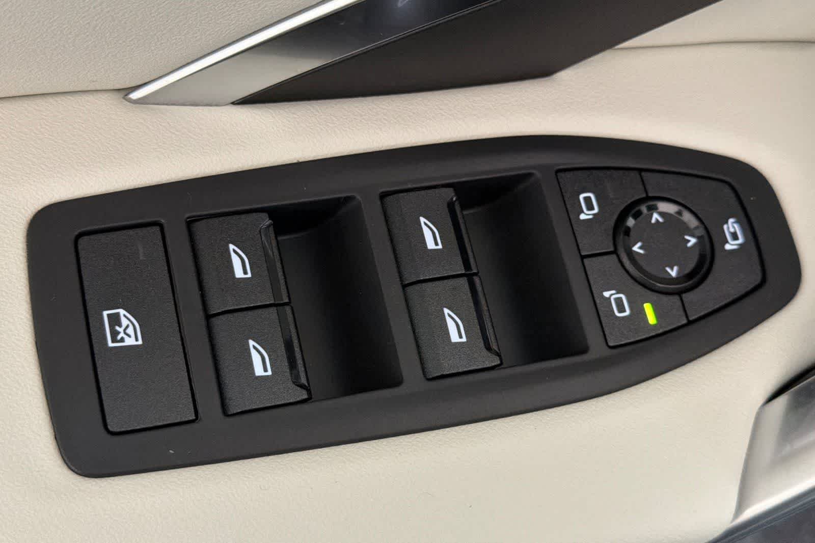 New 2026 Cape York Green Metallic BMW xDrive28i image 13