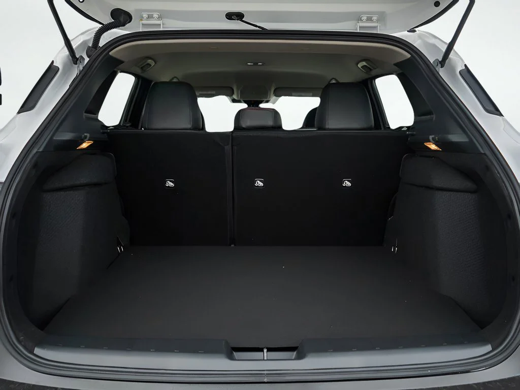 New 2026 Aspen White Tricoat Nissan SR image 8