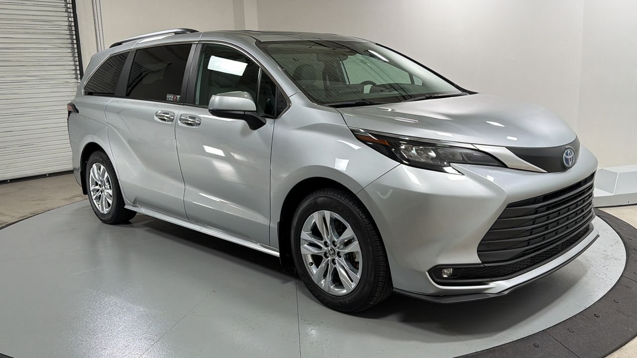 Used 2025 Silver Toyota XLE image 3