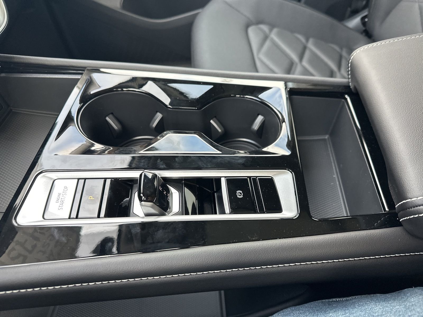 2026 Volkswagen Atlas SE w/Tech - Photo 26