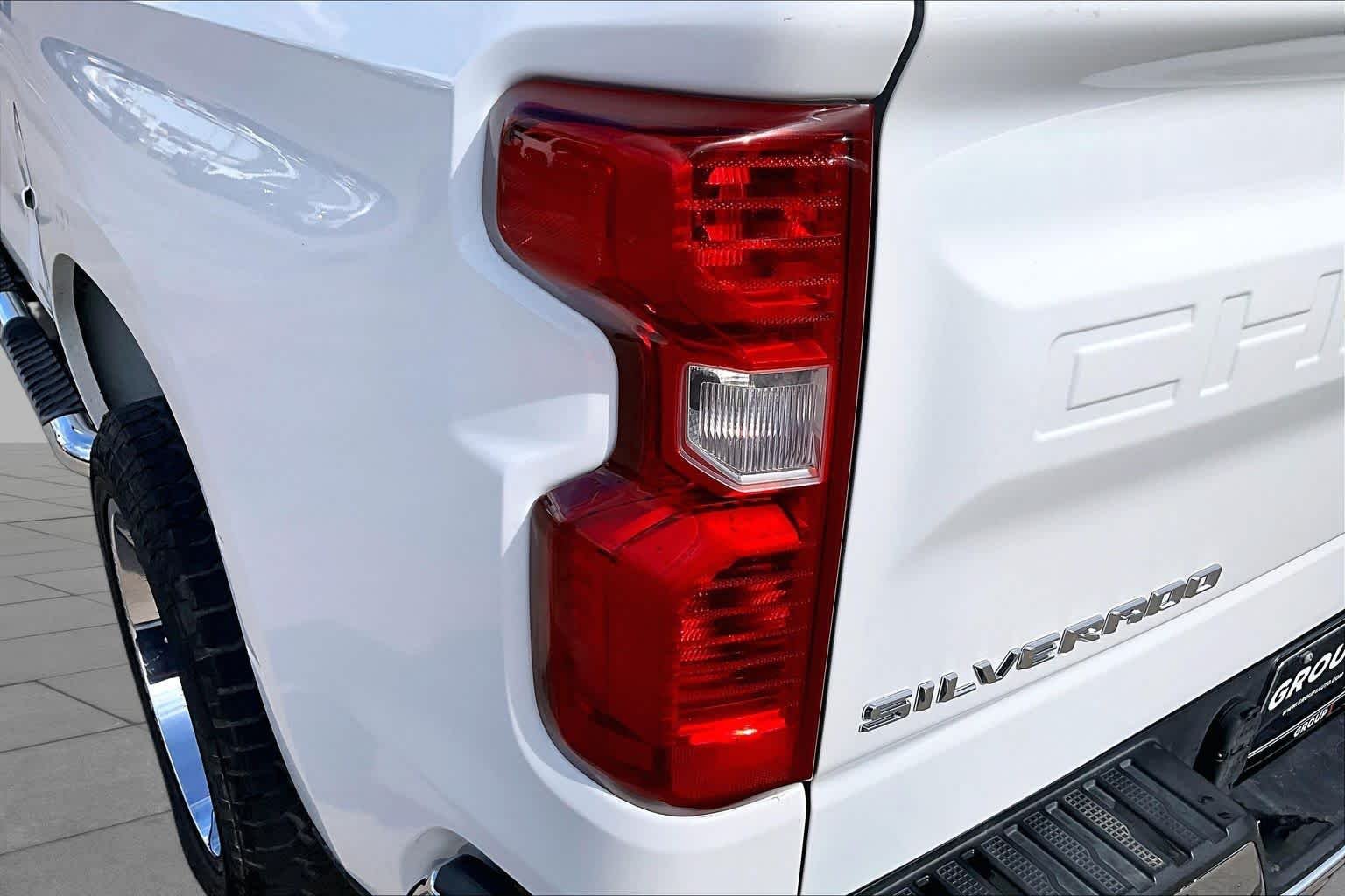 Used 2019 Summit White Chevrolet LT image 29