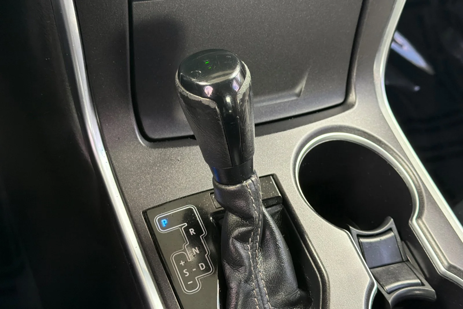 Used 2016 Gray Toyota SE image 26