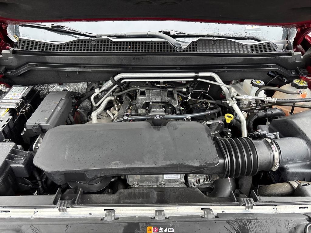 Used 2023 Red Chevrolet Z71 image 12
