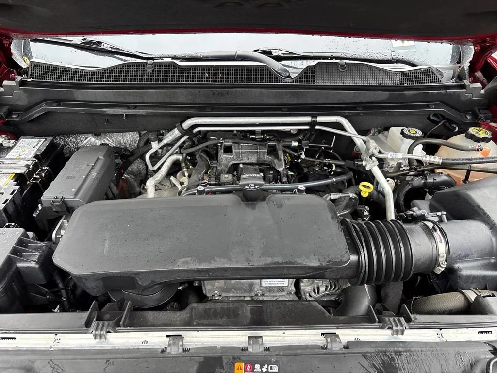 Used 2023 Red Chevrolet Z71 image 12