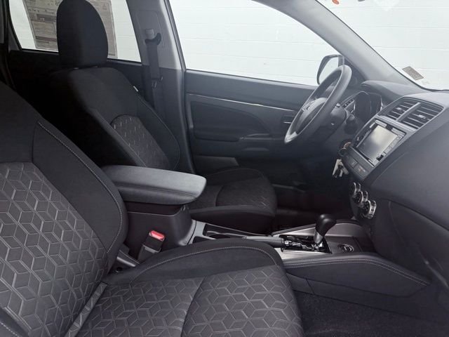 2025 Mitsubishi Outlander Sport ES - Photo 18
