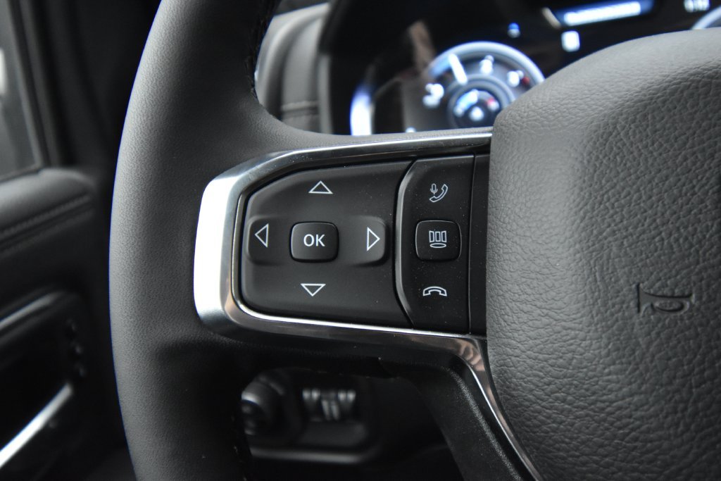 New 2026 Diamond Black Crystal Pearl-Coat Exterior Paint RAM Laramie image 34