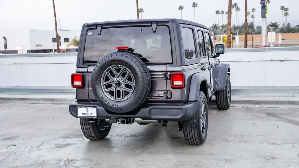 New 2026 Granite Crystal Metallic Clearcoat Jeep Sport S image 9