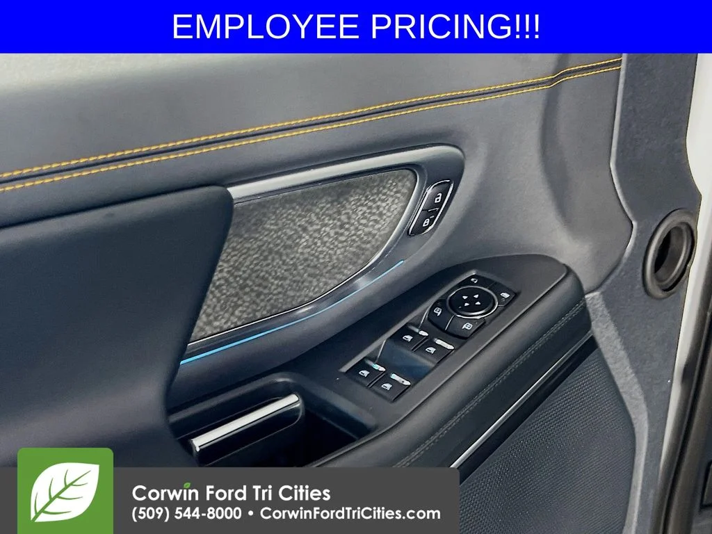 New 2026 Oxford White Ford Tremor image 12