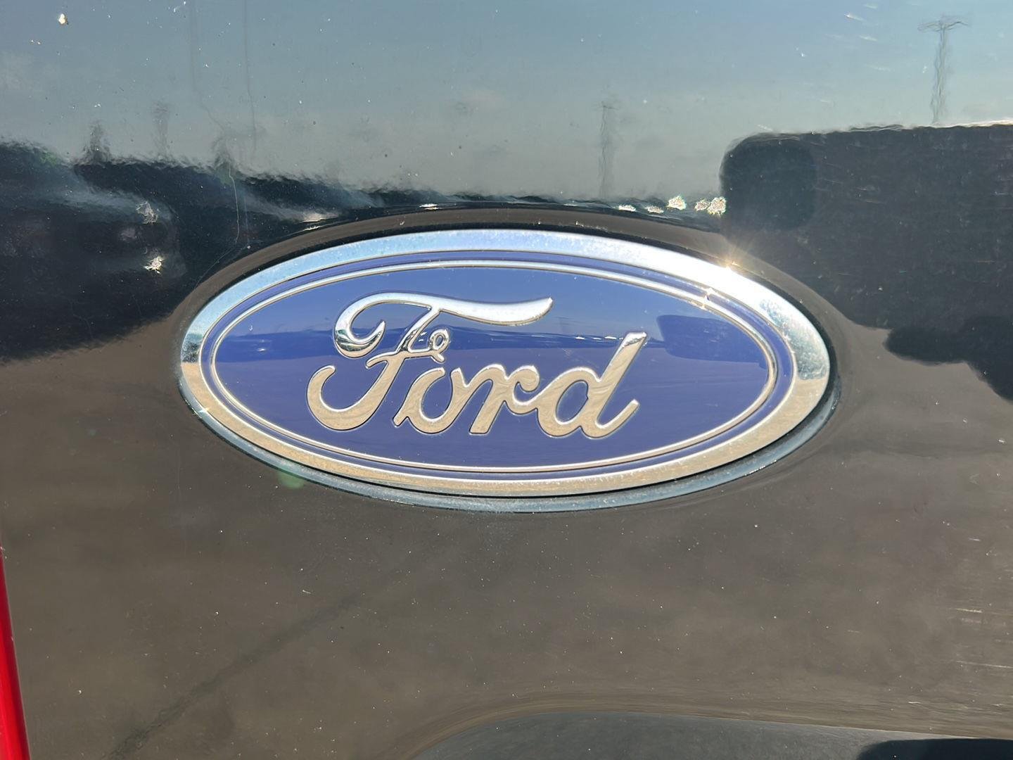 Used 2024 Shadow Black Ford Badlands image 29
