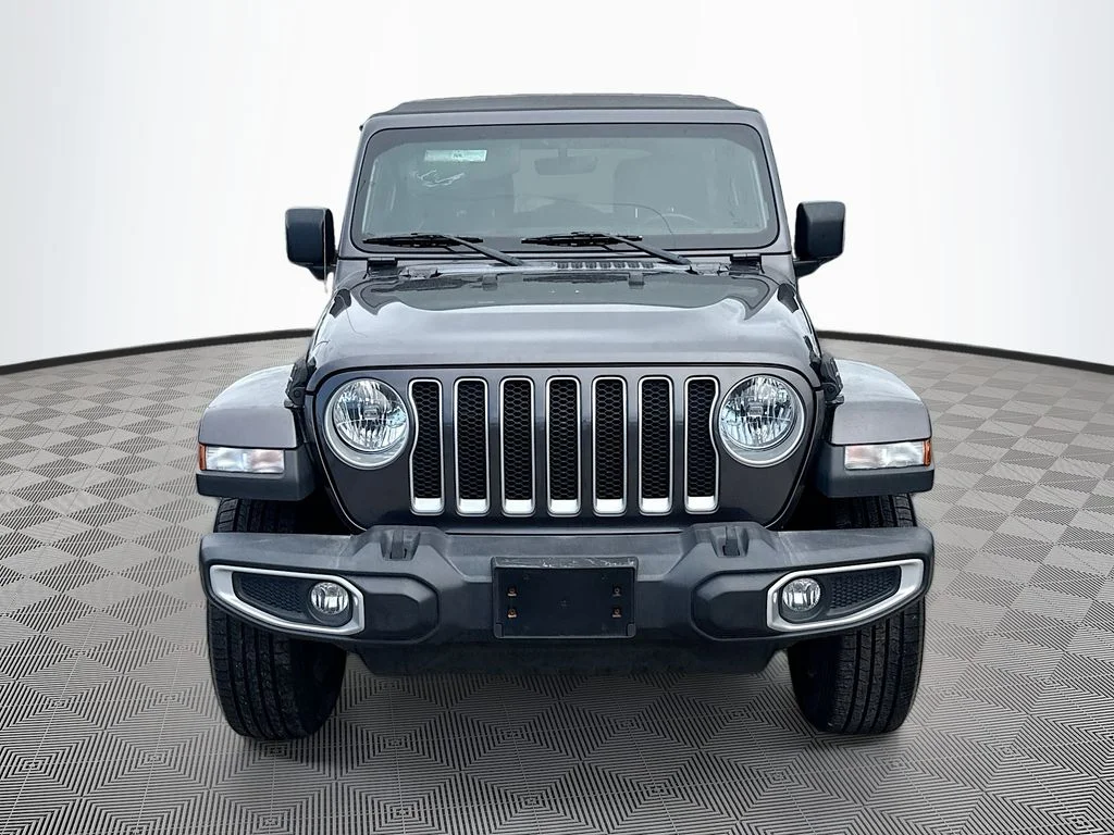 Used 2022 Gray Jeep Unlimited Sahara image 2