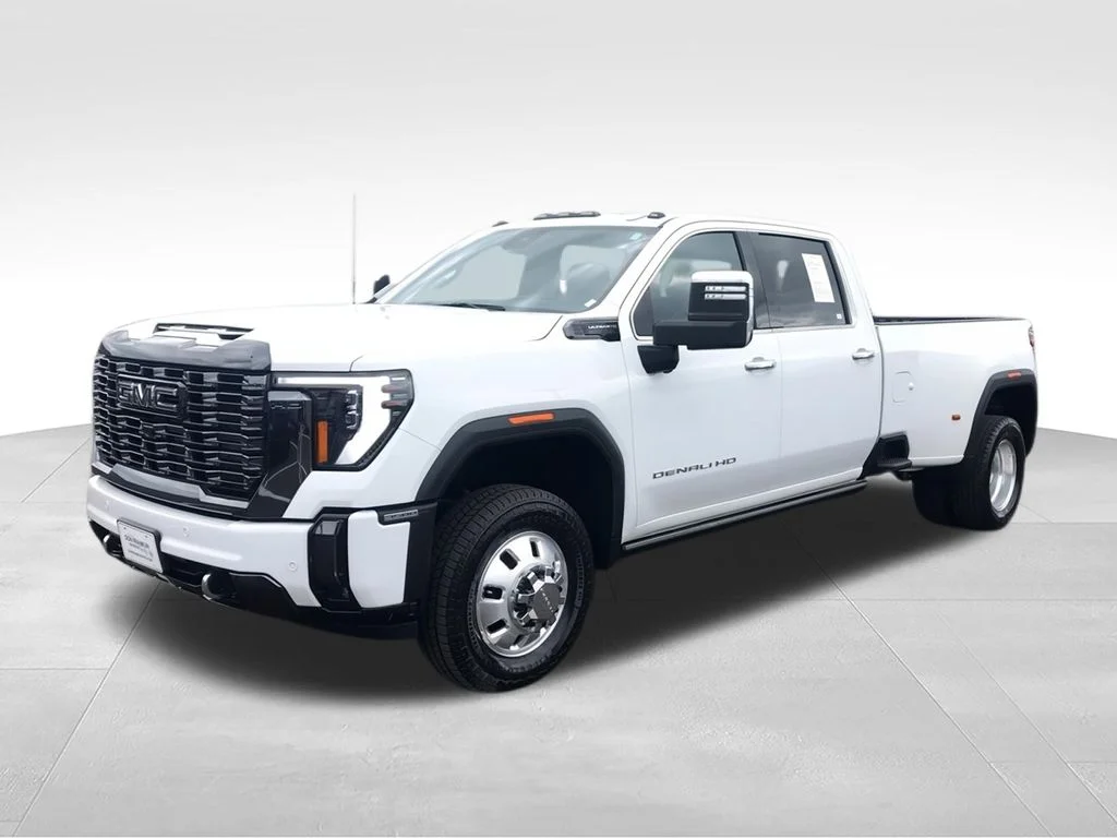 Used 2024 White GMC Denali Ultimate image 4