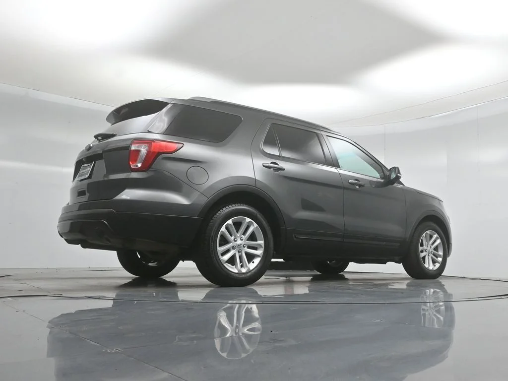 Certified Used 2017 Gray Ford XLT image 49