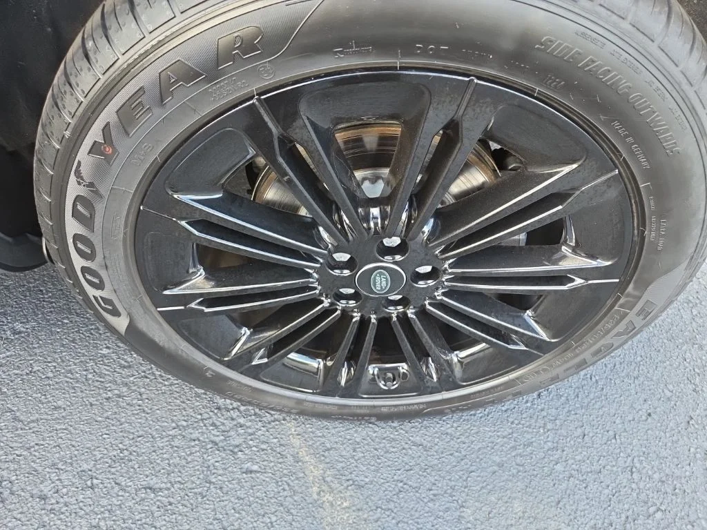 Certified Used 2024 Gray Land Rover S image 21
