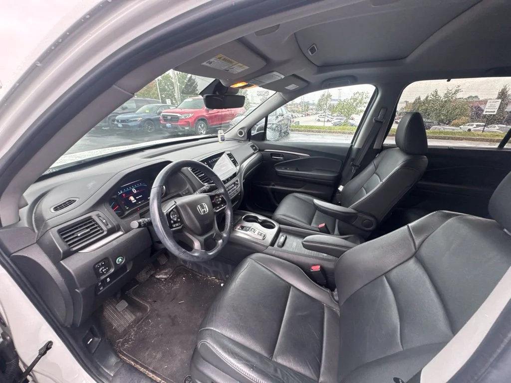 Used 2022 White Honda EX-L image 27