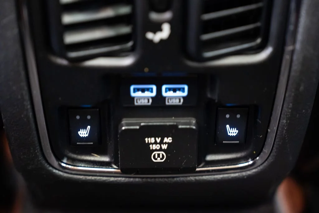 Used 2016 White Jeep Limited image 9