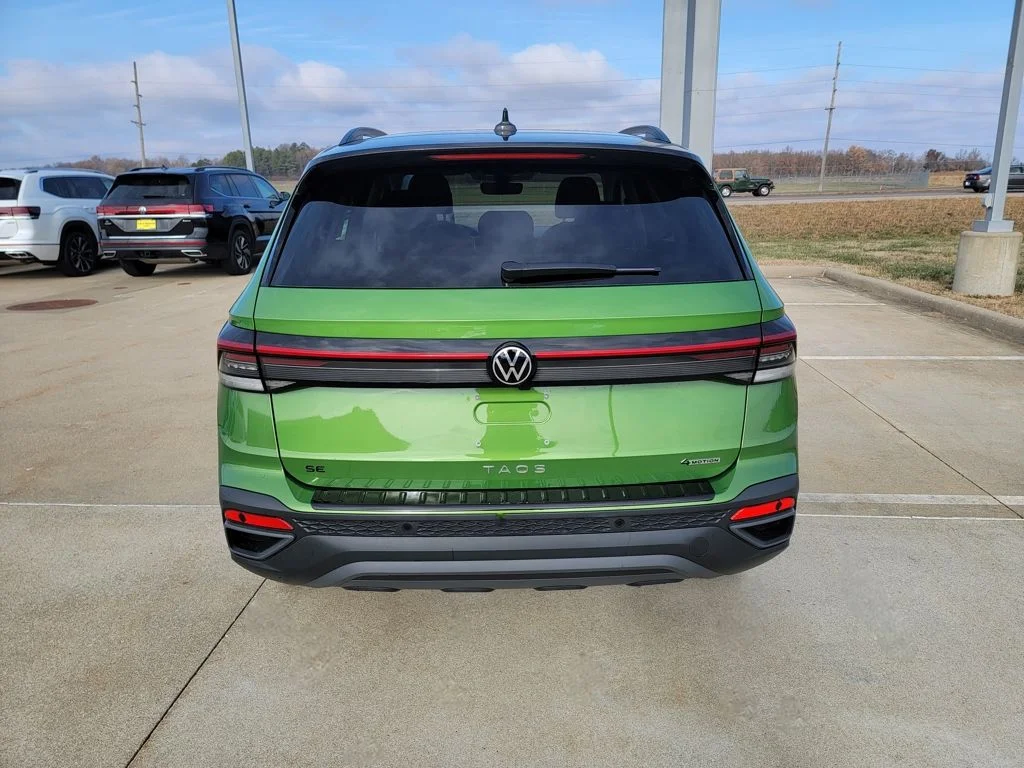 2026 Volkswagen Taos SE Black - Photo 18