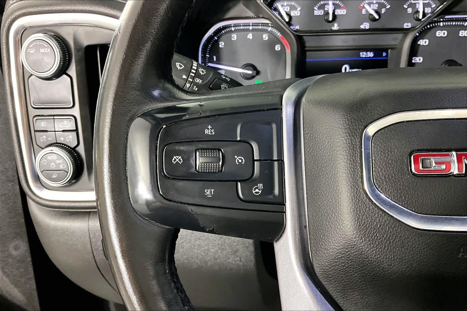 Used 2020 Onyx Black GMC SLT image 23