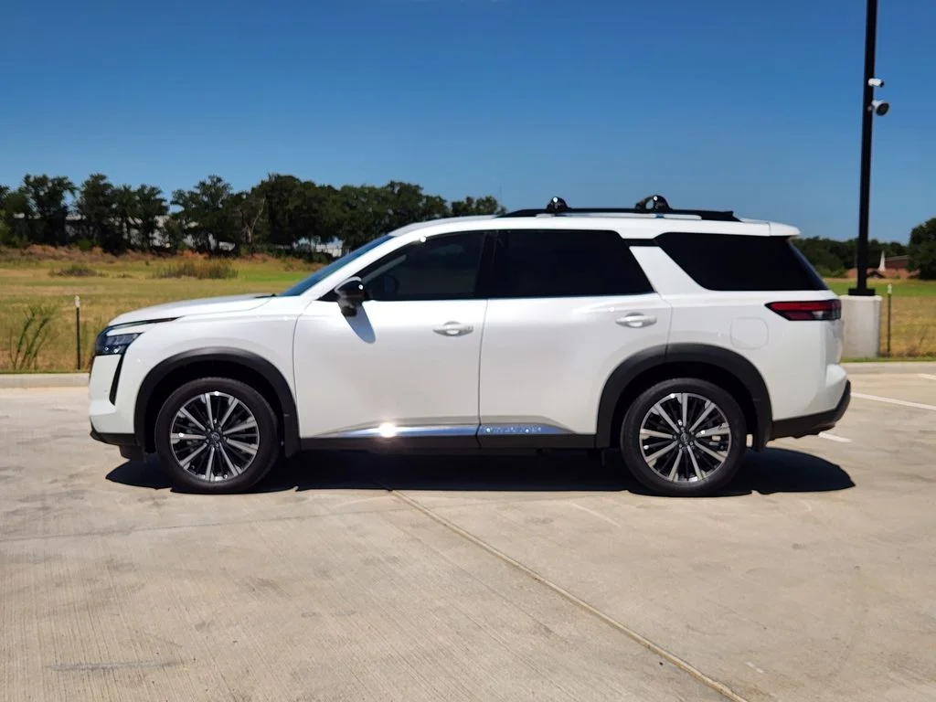 New 2026 Everest White Pearl TriCoat Nissan Platinum image 3