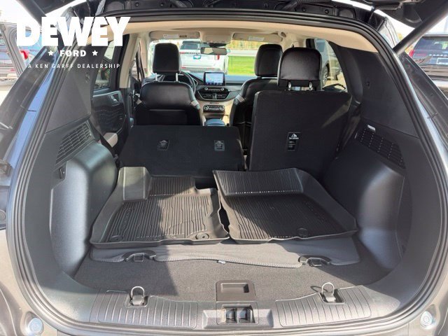 Used 2020 Magnetic Ford Titanium image 31