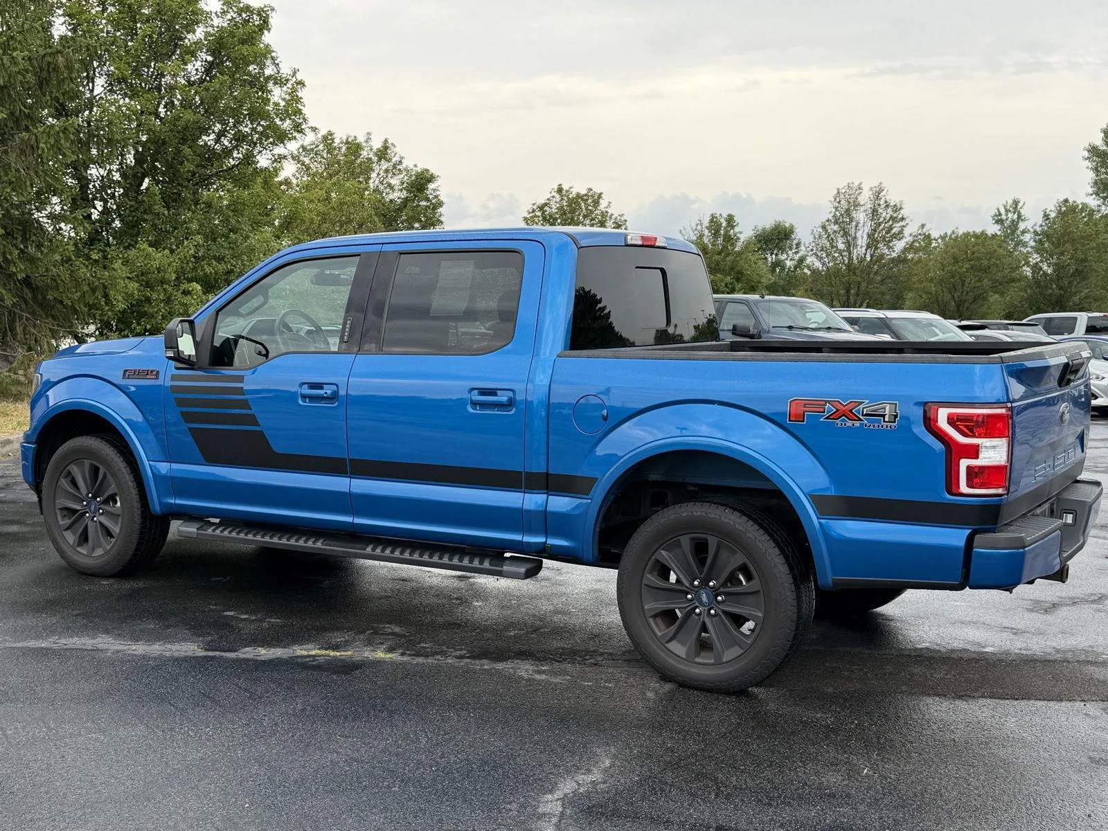 Used 2019 Velocity Blue Ford XLT image 5