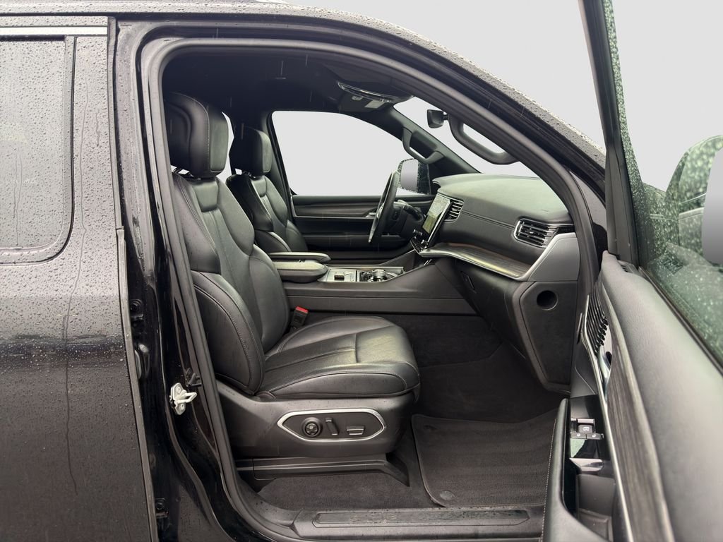 Used 2023 Black Jeep Series III image 30