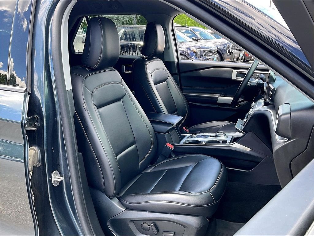 Used 2024 Stone Blue Metallic Ford XLT image 10