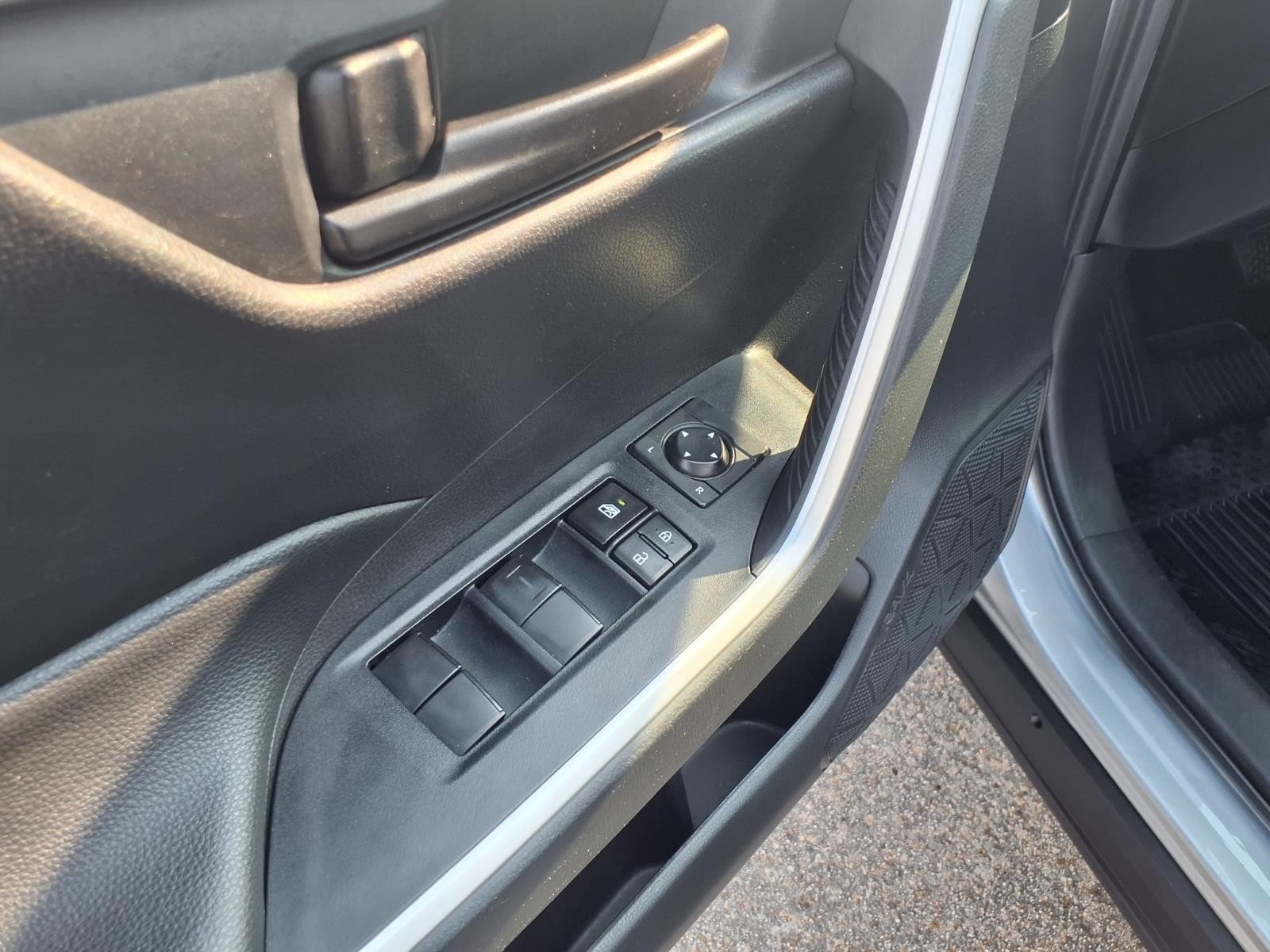 2022 Toyota RAV4 LE Silver at TX Auto Group