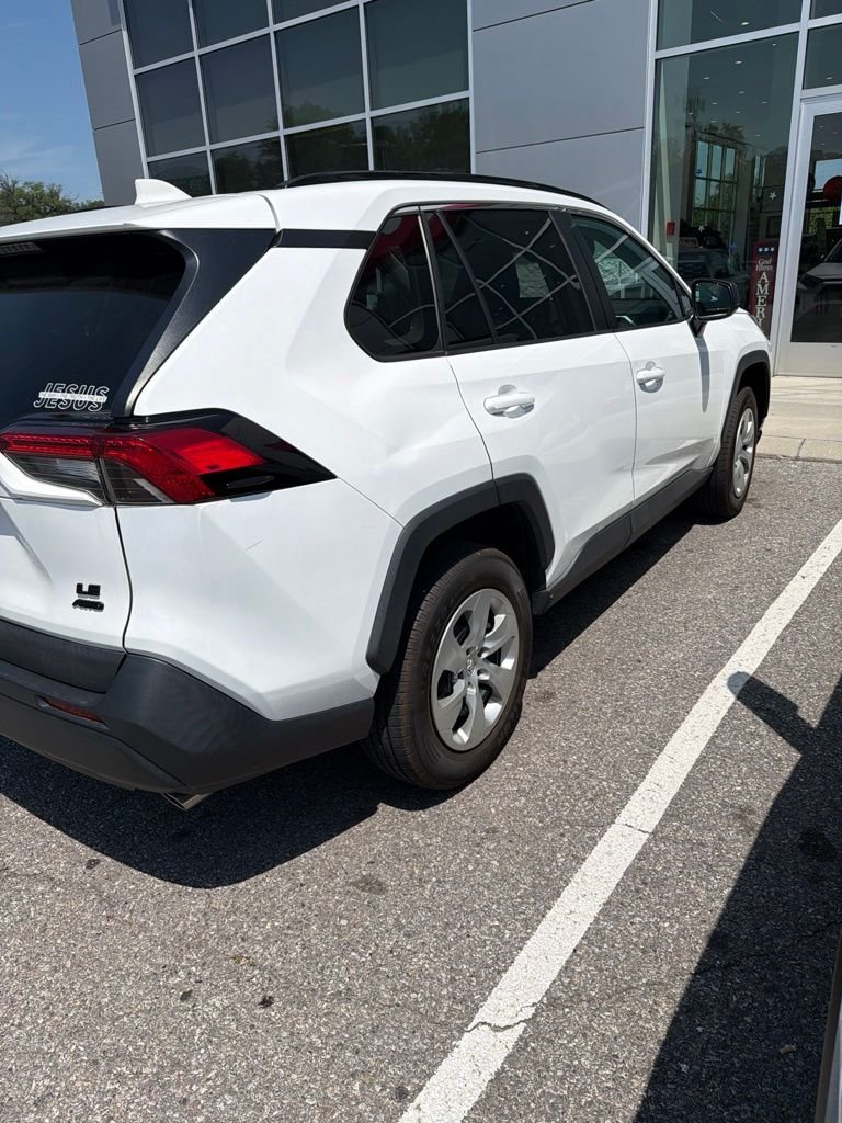 Used 2021 White Toyota LE image 3