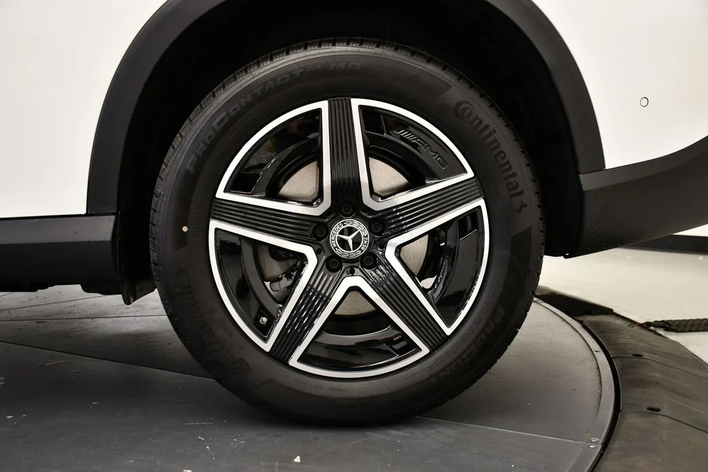 Certified Used 2026 Polar White Mercedes-Benz GLC 300 image 14