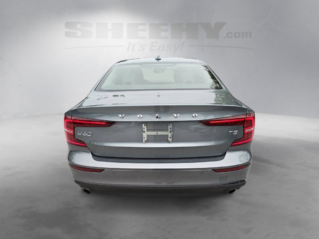 Used 2020 Gray Volvo T5 Momentum image 14