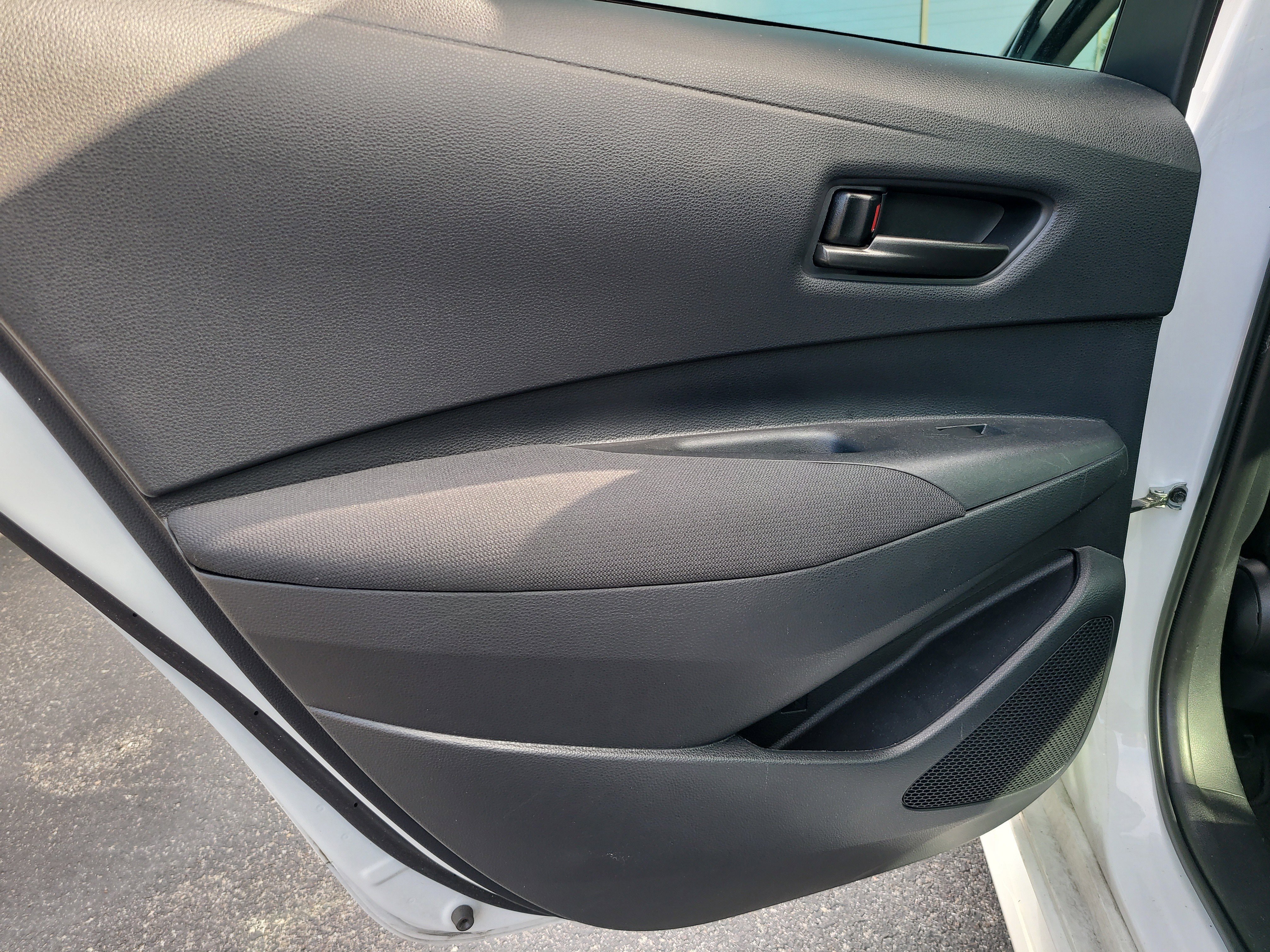 Used 2025 Ice Toyota LE image 10