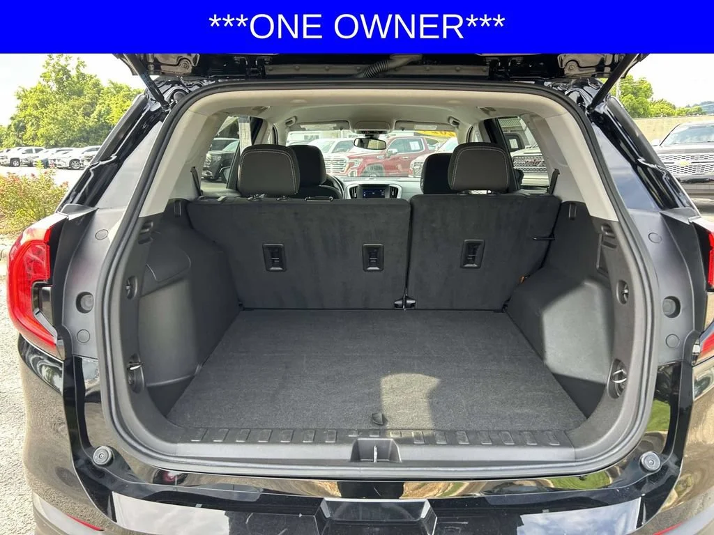 Used 2024 Ebony Twilight Metallic GMC SLE image 11