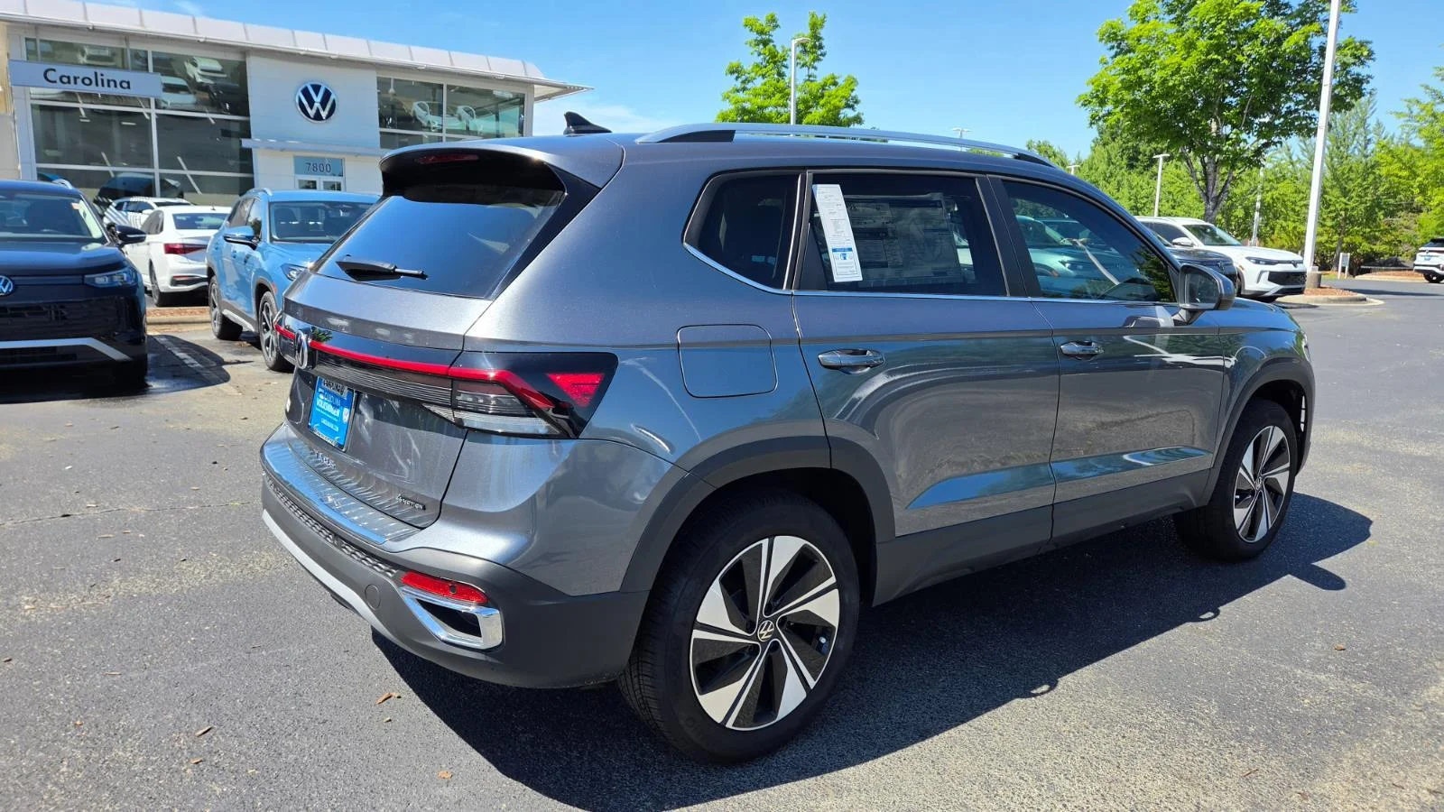 2025 Volkswagen Taos SE - Photo 6