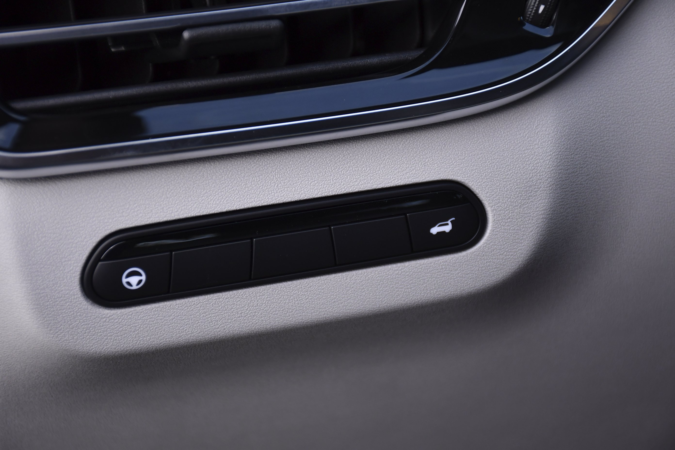 New 2027 GRAPHITE SHADOW INFINITI Luxe AWD image 24
